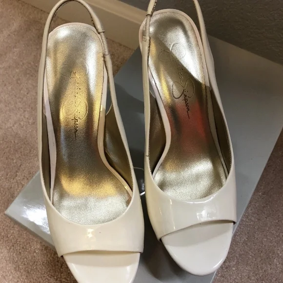 Jessica Simpson White Peep-Toe Slingback Heels SIZE 6 - Picture 2 of 4